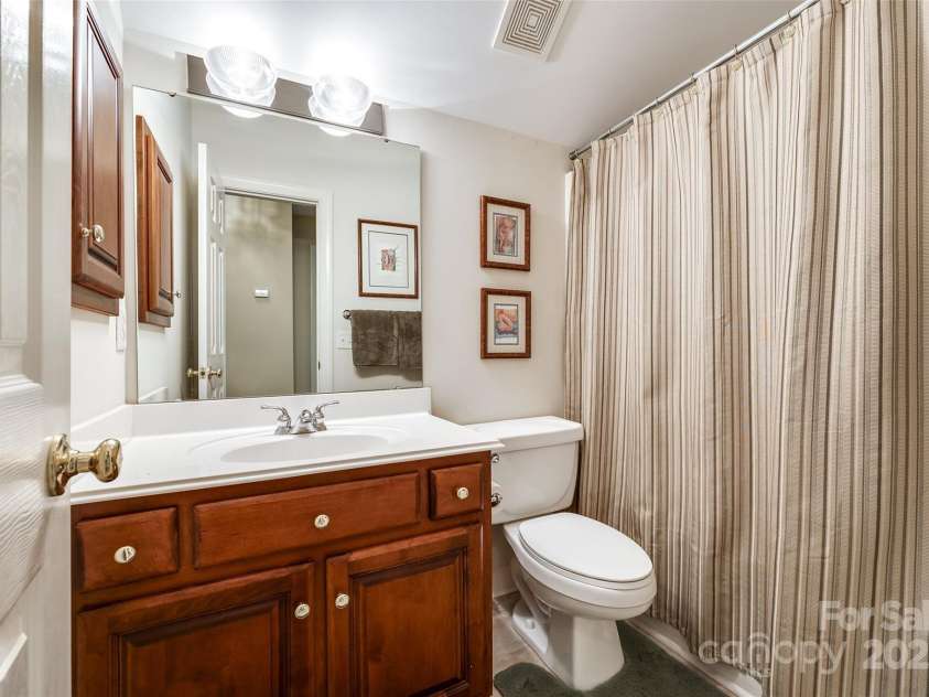 908 Thorn Ridge Lane, Lake Wylie, SC 29710.  MLS# CAR4218179, YatesRealty ID 628. 