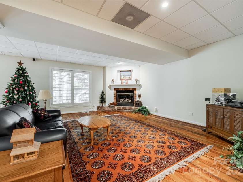 908 Thorn Ridge Lane, Lake Wylie, SC 29710.  MLS# CAR4218179, YatesRealty ID 628. 