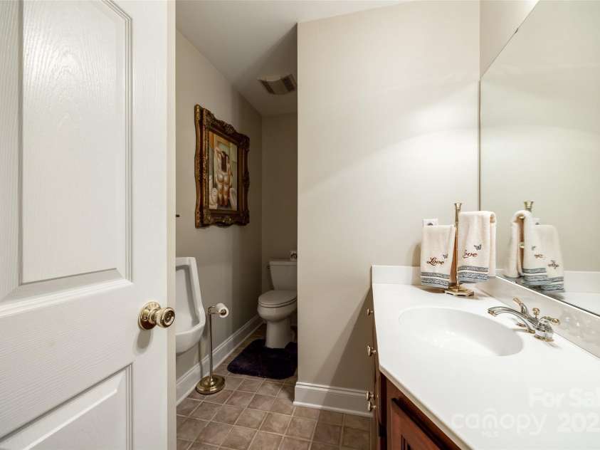 908 Thorn Ridge Lane, Lake Wylie, SC 29710.  MLS# CAR4218179, YatesRealty ID 628. 