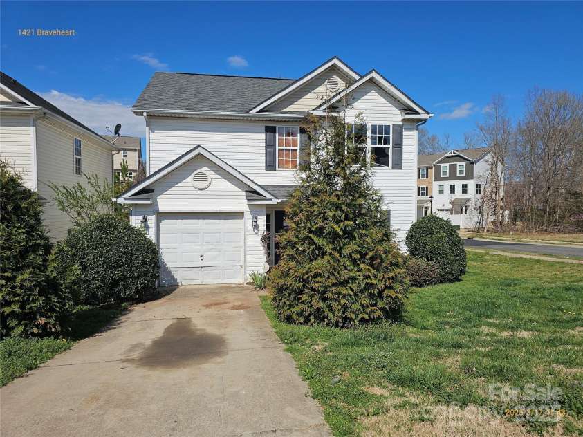 1421 Braveheart Lane, Charlotte, NC 28216.  MLS# CAR4234484, YatesRealty ID 6283. 