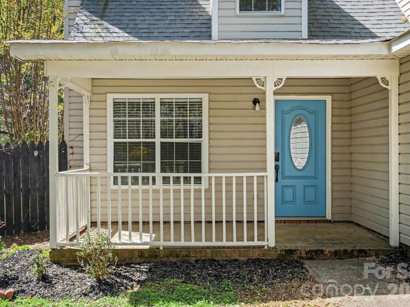 3601 Cedarbark Drive, Matthews, NC 28105.  MLS# CAR4360941, YatesRealty ID 6283. 