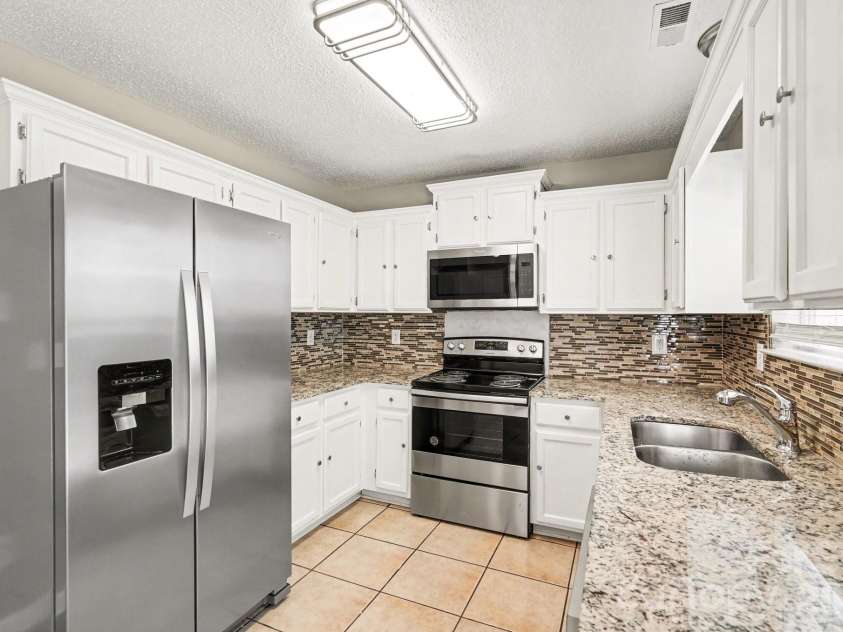 3601 Cedarbark Drive, Matthews, NC 28105.  MLS# CAR4360941, YatesRealty ID 6283. 