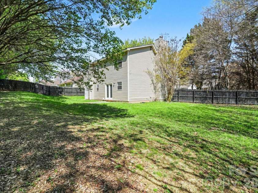 3601 Cedarbark Drive, Matthews, NC 28105.  MLS# CAR4360941, YatesRealty ID 6283. 