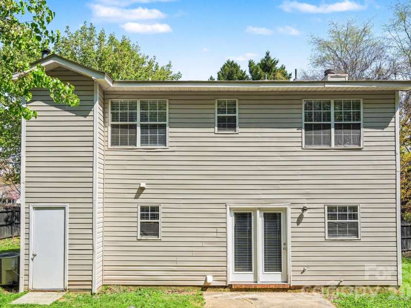 3601 Cedarbark Drive, Matthews, NC 28105.  MLS# CAR4360941, YatesRealty ID 6283. 