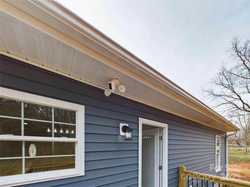 64 Highland Avenue, Granite Falls, NC 28630.  MLS# CAR4225261, YatesRealty ID 6285. 