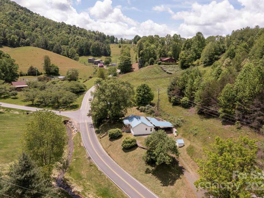 1022 Phipps Creek Road, Burnsville, NC 28714.  MLS# CAR4235645, YatesRealty ID 6287. Located in Beautiful Burnsville Near Mountain Air CC