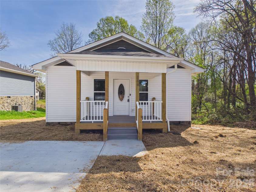 209 Hauss Ridge Road, Valdese, NC 28690.  MLS# CAR4361544, YatesRealty ID 6287. 