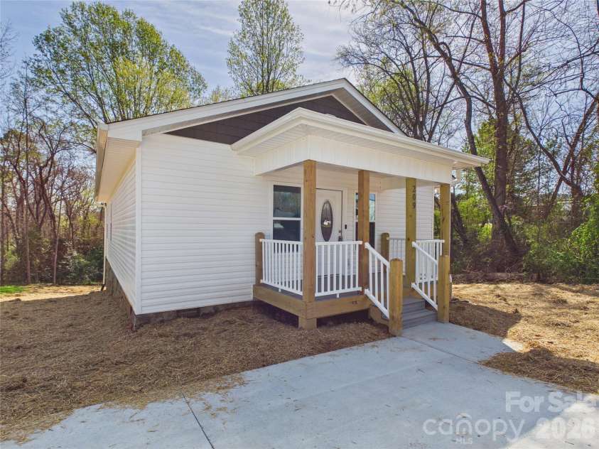 209 Hauss Ridge Road, Valdese, NC 28690.  MLS# CAR4361544, YatesRealty ID 6287. 