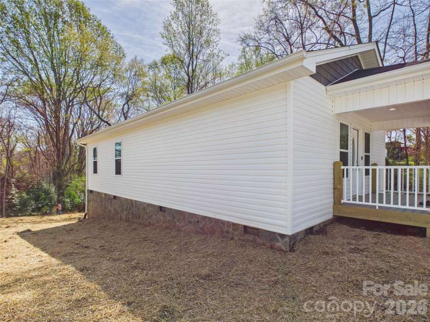 209 Hauss Ridge Road, Valdese, NC 28690.  MLS# CAR4361544, YatesRealty ID 6287. 