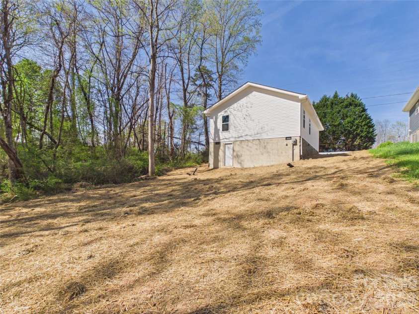 209 Hauss Ridge Road, Valdese, NC 28690.  MLS# CAR4361544, YatesRealty ID 6287. 
