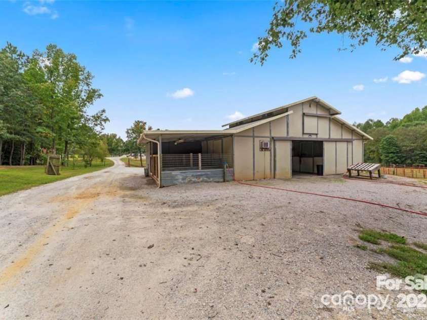 10560 Lake Royalle Road, Spring Hope, NC 27882.  MLS# CAR4362347, YatesRealty ID 6288. 