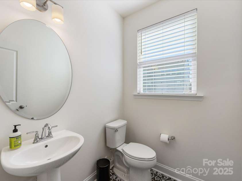 1542 Cedar Tree Drive, Belmont, NC 28012.  MLS# CAR4238594, YatesRealty ID 6288. First floor powder room