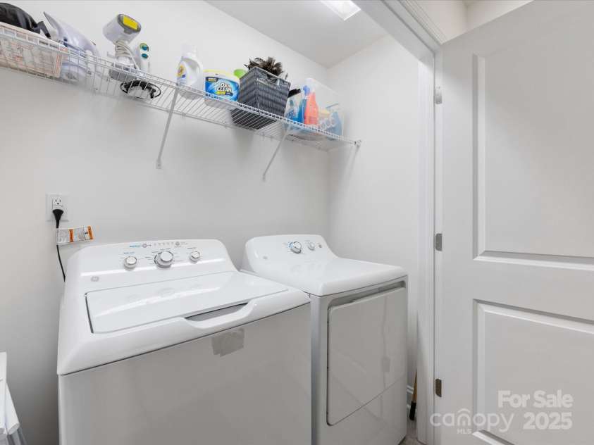 1542 Cedar Tree Drive, Belmont, NC 28012.  MLS# CAR4238594, YatesRealty ID 6288. Second floor laundry