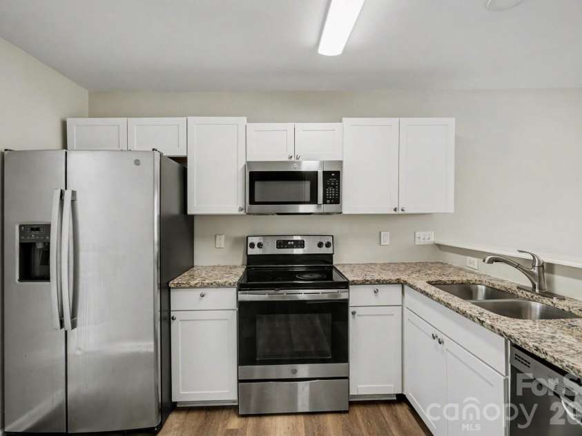 2418 Cairns Mill Court, Charlotte, NC 28269.  MLS# CAR4360937, YatesRealty ID 6289. 