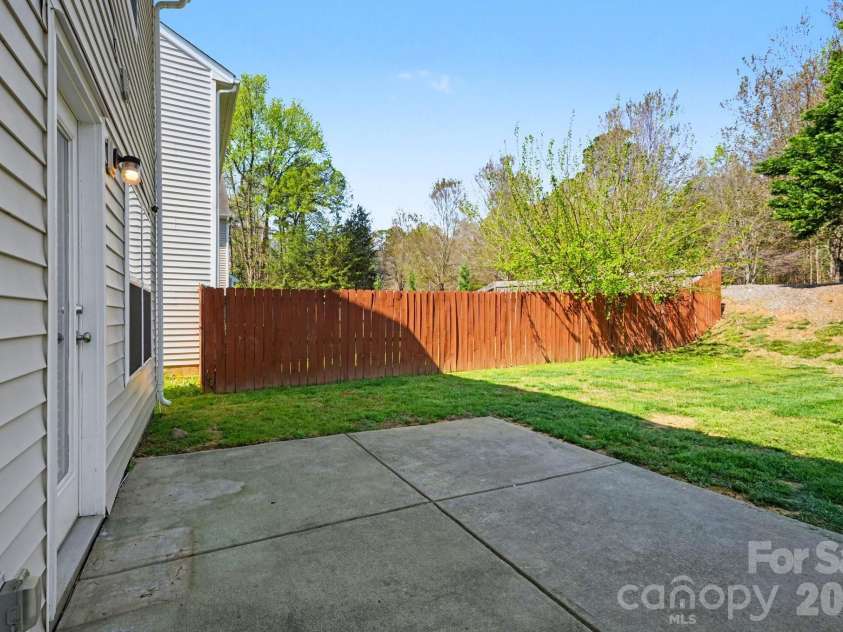 2418 Cairns Mill Court, Charlotte, NC 28269.  MLS# CAR4360937, YatesRealty ID 6289. 
