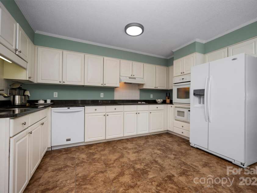 304 Mccall Drive, Forest City, NC 28043.  MLS# CAR4244301, YatesRealty ID 6291. Kitchen