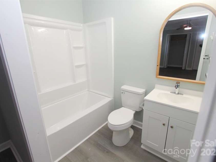 412 Lakeview Drive, Wadesboro, NC 28170.  MLS# CAR4132171, YatesRealty ID 6292. 