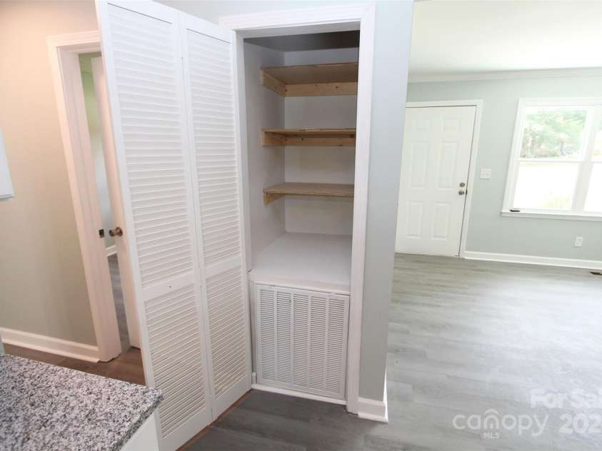 412 Lakeview Drive, Wadesboro, NC 28170.  MLS# CAR4132171, YatesRealty ID 6292. 