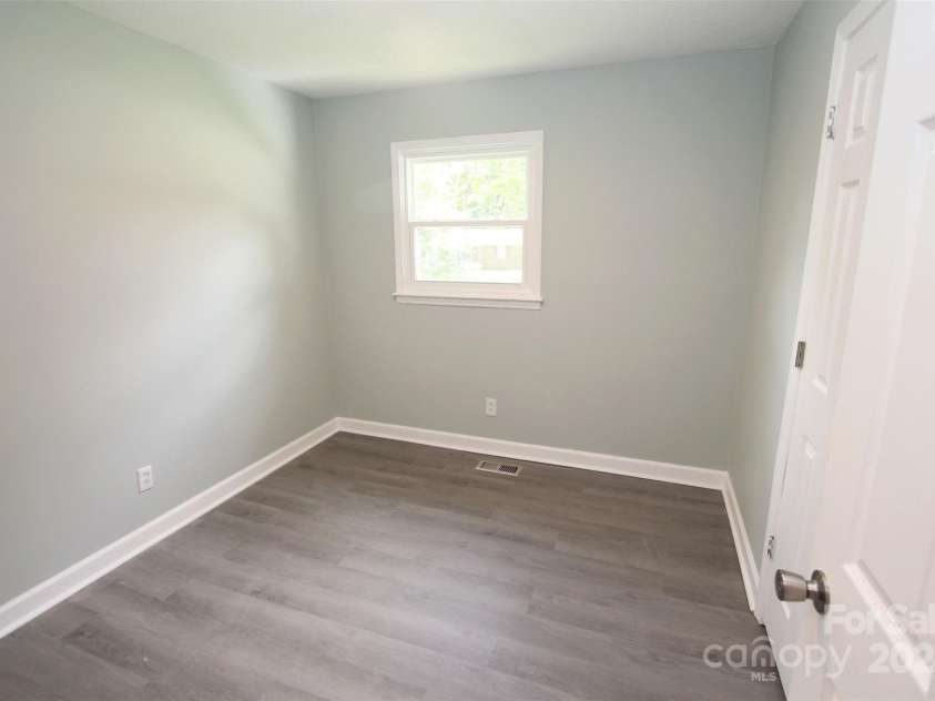 412 Lakeview Drive, Wadesboro, NC 28170.  MLS# CAR4132171, YatesRealty ID 6292. 