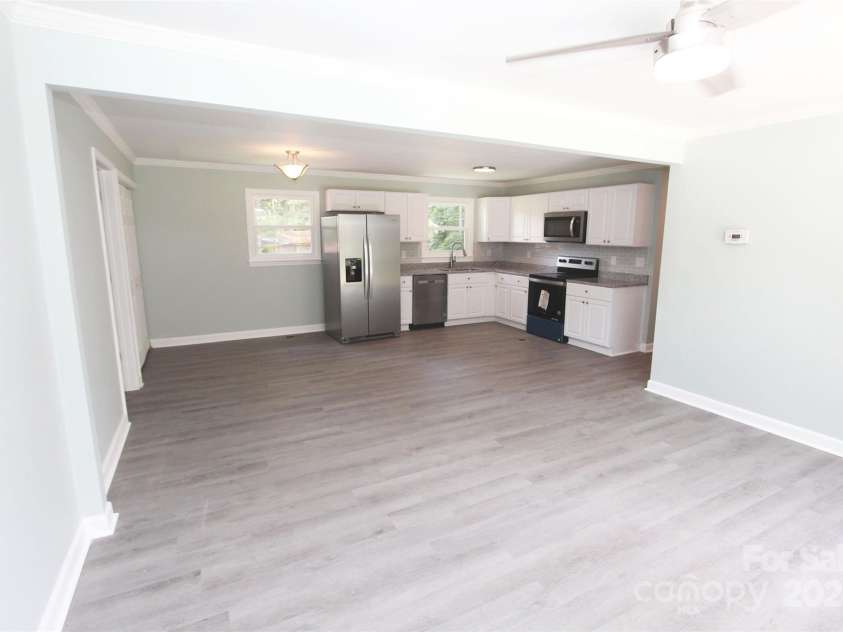 412 Lakeview Drive, Wadesboro, NC 28170.  MLS# CAR4132171, YatesRealty ID 6292. 