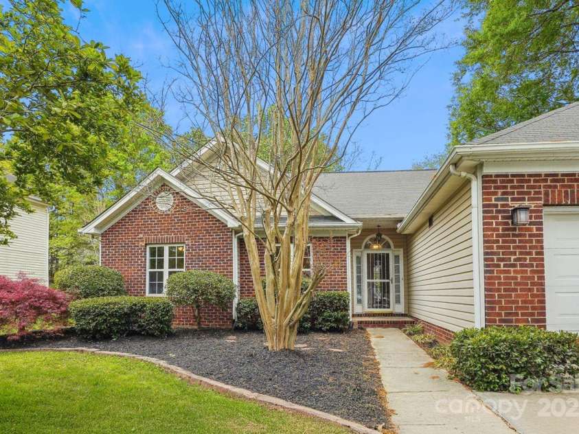 4608 Mabry Parkway, Rock Hill, SC 29732.  MLS# CAR4241585, YatesRealty ID 6294. 