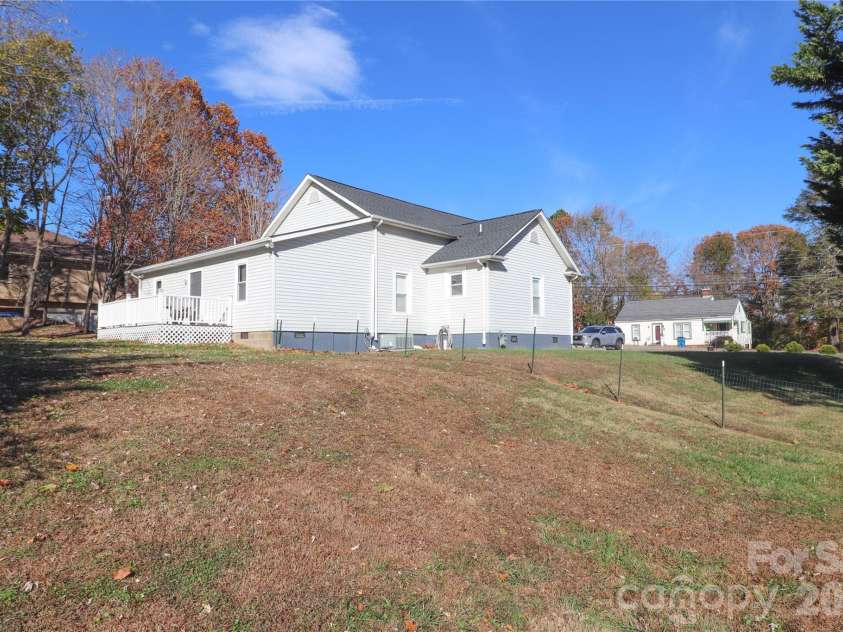 605 US 70 Highway, Hildebran, NC 28637.  MLS# CAR4321162, YatesRealty ID 6294. 
