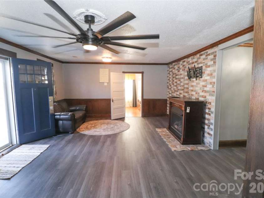 605 US 70 Highway, Hildebran, NC 28637.  MLS# CAR4321162, YatesRealty ID 6294. 