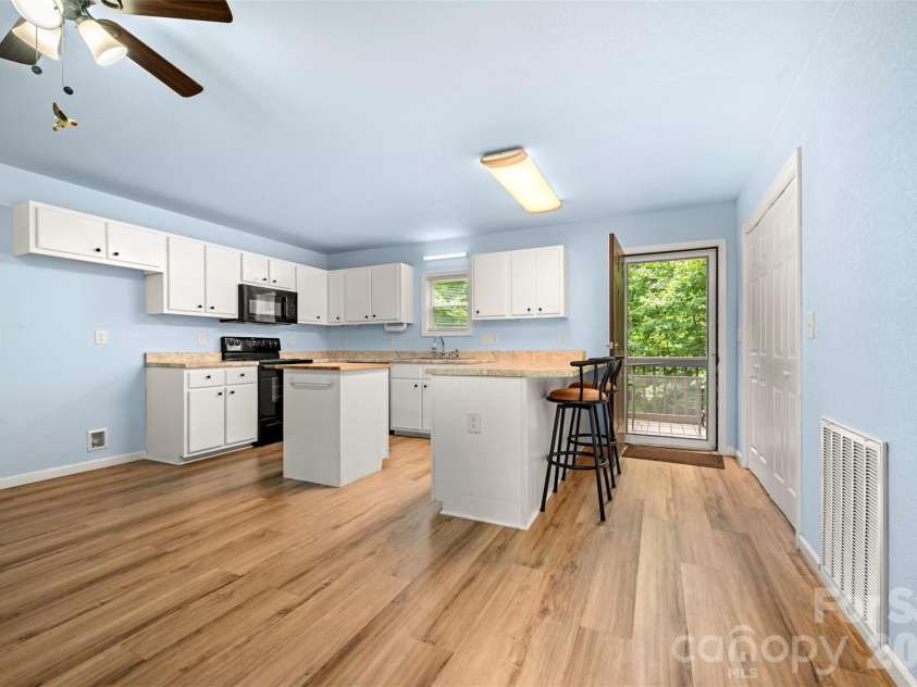 162 Sandstone Drive, Union Mills, NC 28167.  MLS# CAR4400910, YatesRealty ID 6295. Bar for Eating