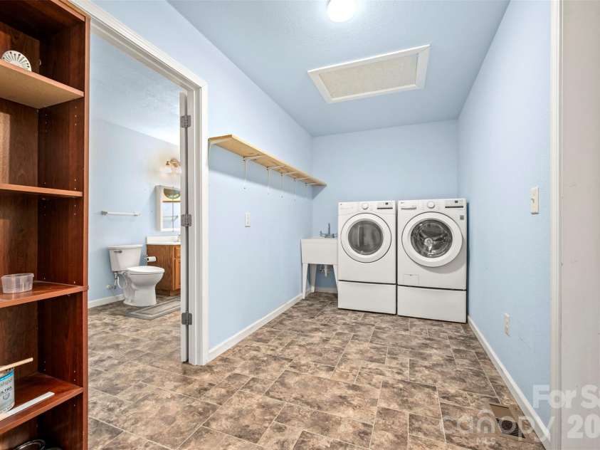 162 Sandstone Drive, Union Mills, NC 28167.  MLS# CAR4400910, YatesRealty ID 6295. Laundry Room