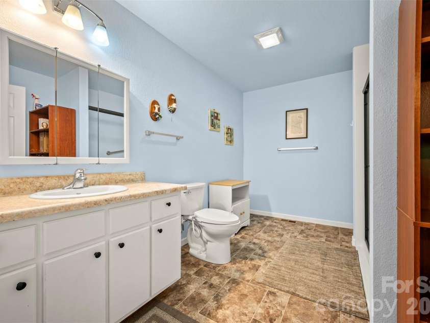 162 Sandstone Drive, Union Mills, NC 28167.  MLS# CAR4400910, YatesRealty ID 6295. Master Bath