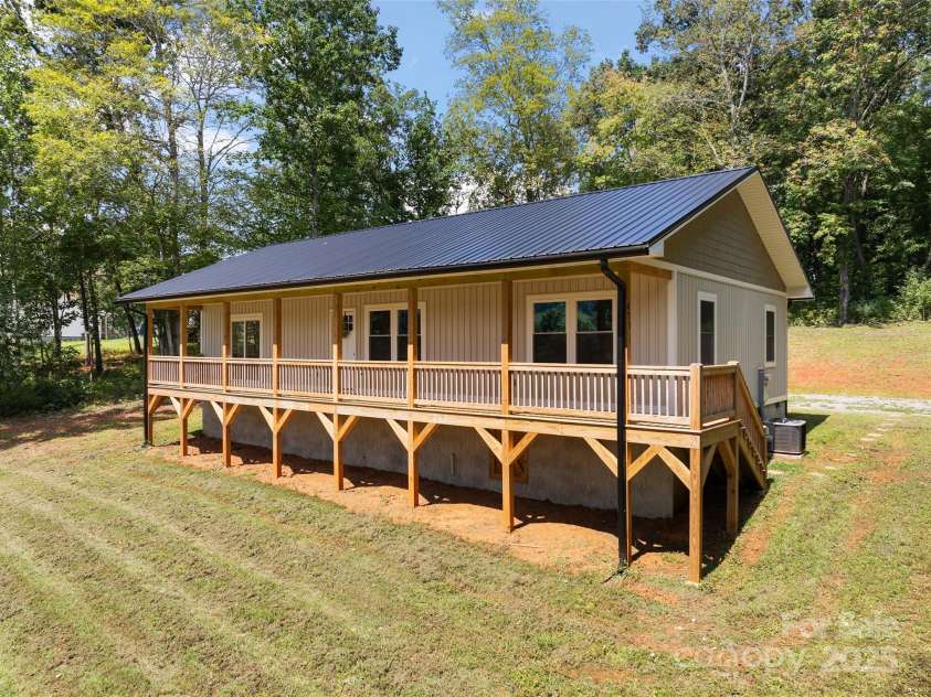 471 Compromise Drive, Waynesville, NC 28785.  MLS# CAR4226542, YatesRealty ID 6295. 