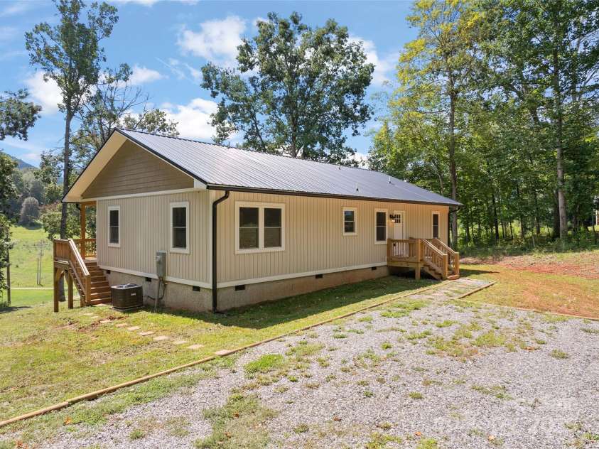 471 Compromise Drive, Waynesville, NC 28785.  MLS# CAR4226542, YatesRealty ID 6295. 