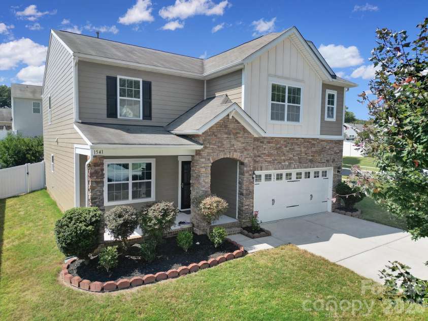 1541 Spring Blossom Trail, Fort Mill, SC 29708.  MLS# CAR4352285, YatesRealty ID 6296. 