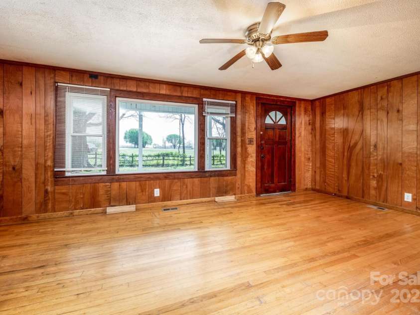 260 Penninger Drive, Woodleaf, NC 27054.  MLS# CAR4266246, YatesRealty ID 6296. Living Room