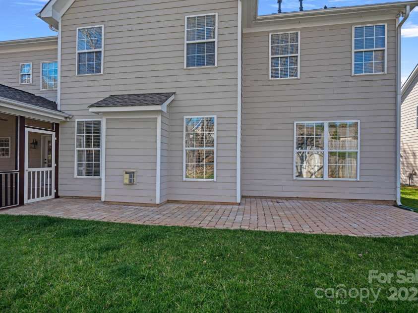 114 Runningdeer Drive, Mooresville, NC 28117.  MLS# CAR4231864, YatesRealty ID 6297. 