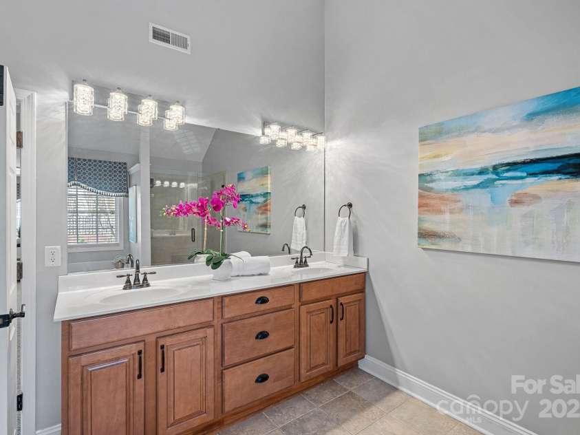 114 Runningdeer Drive, Mooresville, NC 28117.  MLS# CAR4231864, YatesRealty ID 6297. Dual Vanity