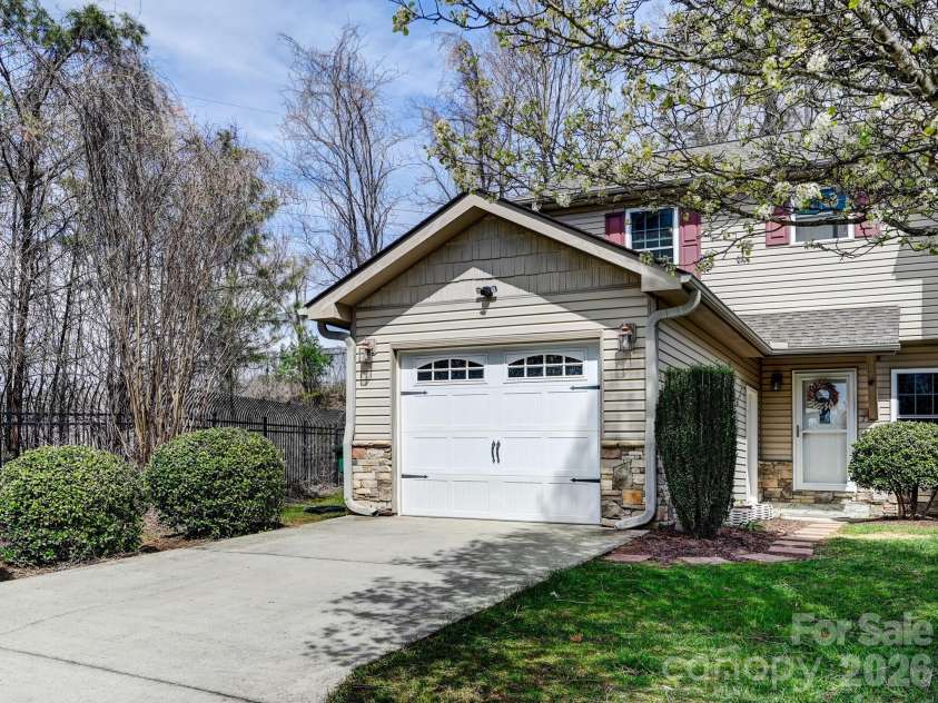 7 Mahogany Road, Arden, NC 28704.  MLS# CAR4357800, YatesRealty ID 6297. 