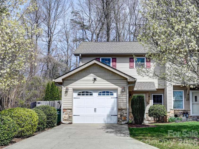 7 Mahogany Road, Arden, NC 28704.  MLS# CAR4357800, YatesRealty ID 6297. 