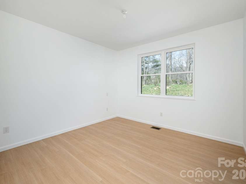 654 Hollybrook Drive, Flat Rock, NC 28731.  MLS# CAR4167426, YatesRealty ID 6299. 