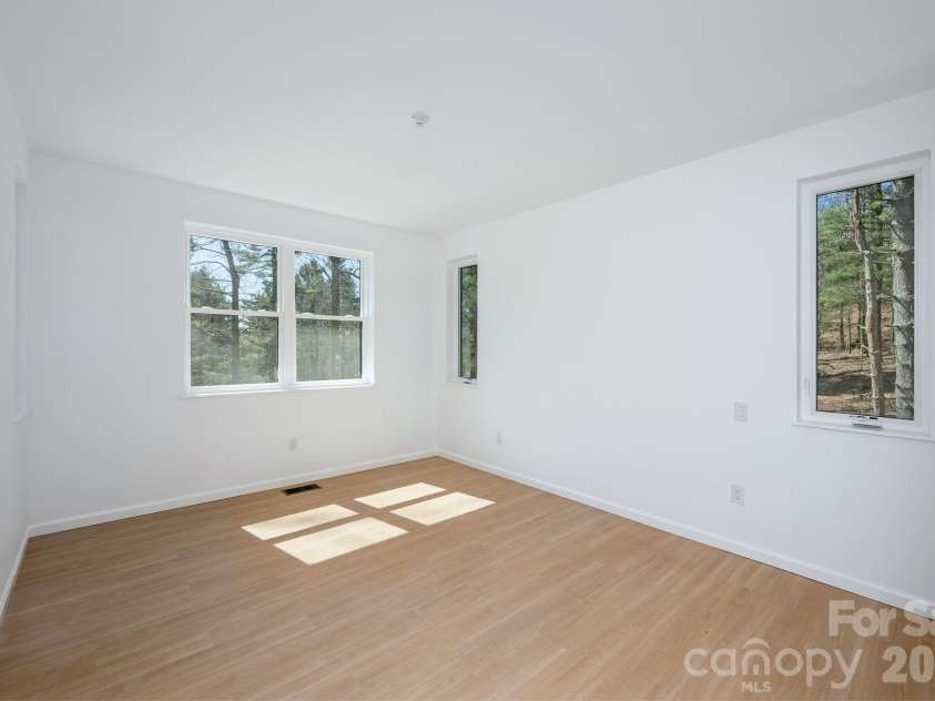 654 Hollybrook Drive, Flat Rock, NC 28731.  MLS# CAR4167426, YatesRealty ID 6299. 