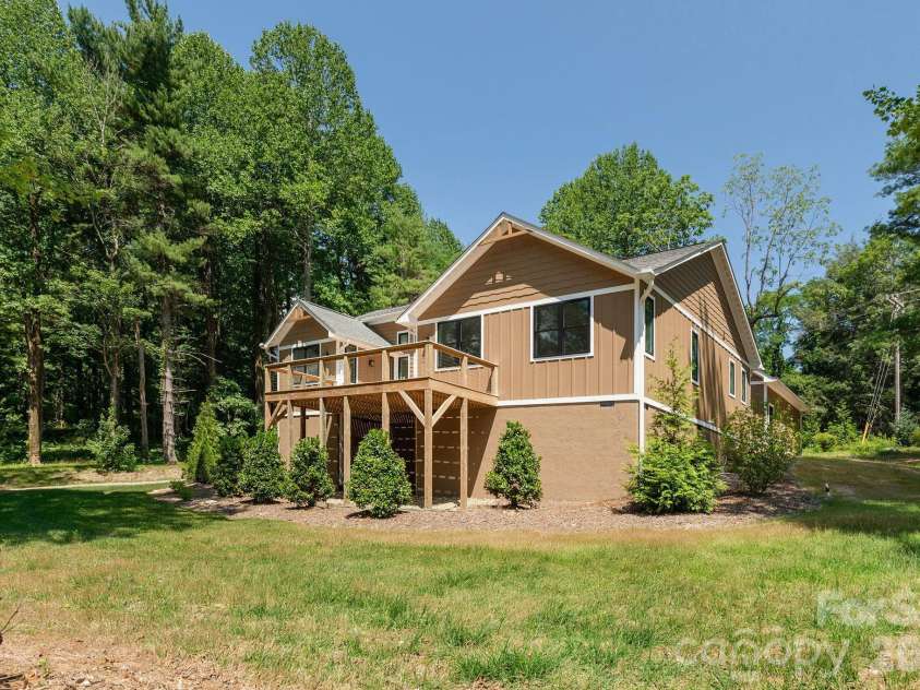 654 Hollybrook Drive, Flat Rock, NC 28731.  MLS# CAR4167426, YatesRealty ID 6299. 