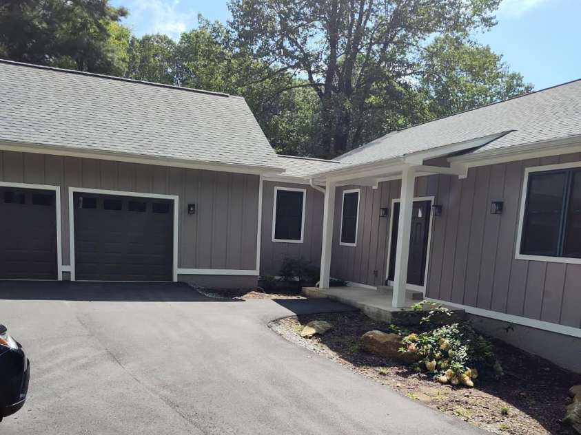 654 Hollybrook Drive, Flat Rock, NC 28731.  MLS# CAR4167426, YatesRealty ID 6299. 