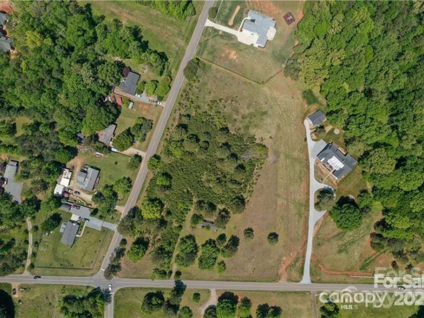 15615 Rocky River Road, Davidson, NC 28036.  MLS# CAR4287023, YatesRealty ID 63. 