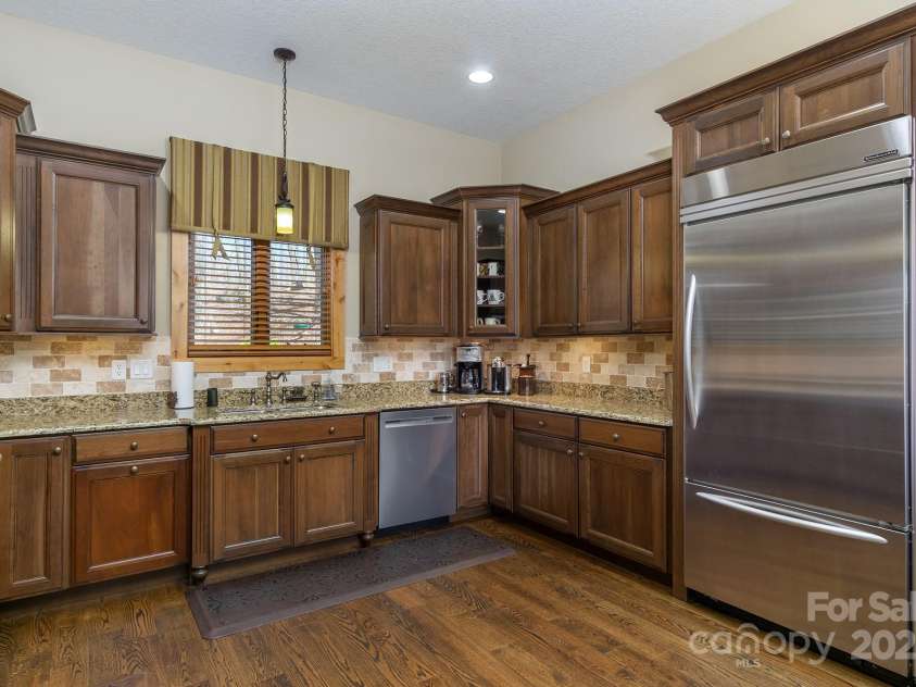 596 Ridge Runner Road, Burnsville, NC 28714.  MLS# CAR4296131, YatesRealty ID 63. 