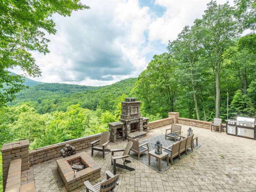 596 Ridge Runner Road, Burnsville, NC 28714.  MLS# CAR4296131, YatesRealty ID 63. 