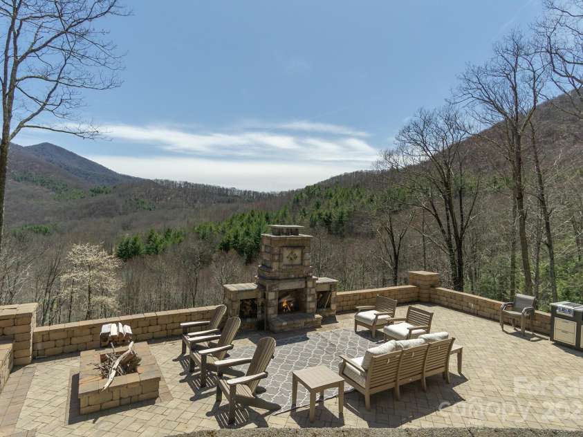 596 Ridge Runner Road, Burnsville, NC 28714.  MLS# CAR4296131, YatesRealty ID 63. 