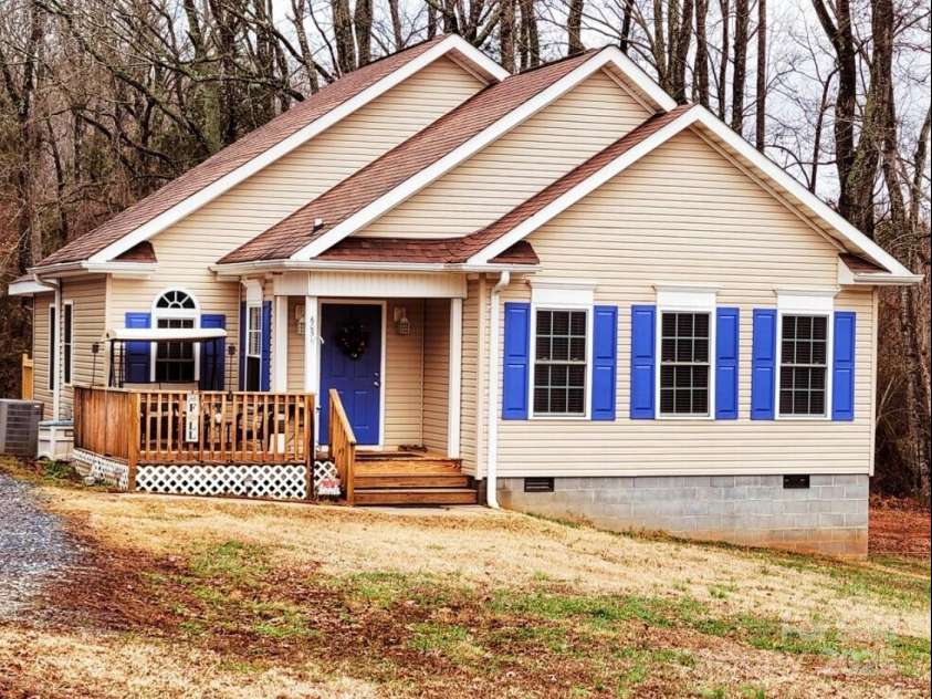 6051 Pointe West Lane, Vale, NC 28168.  MLS# CAR4092329, YatesRealty ID 63. 