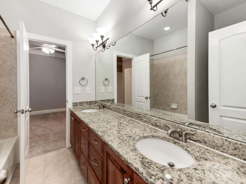 4206 Oldstone Forest Drive, Waxhaw, NC 28173.  MLS# CAR4176012, YatesRealty ID 630. 