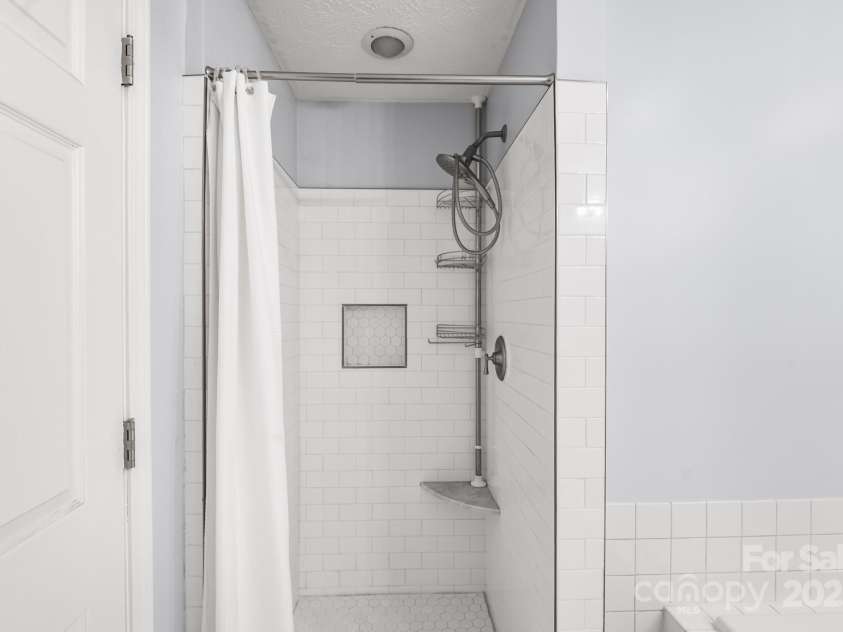 61 Frisbee Road, Leicester, NC 28748.  MLS# CAR4311055, YatesRealty ID 630. 