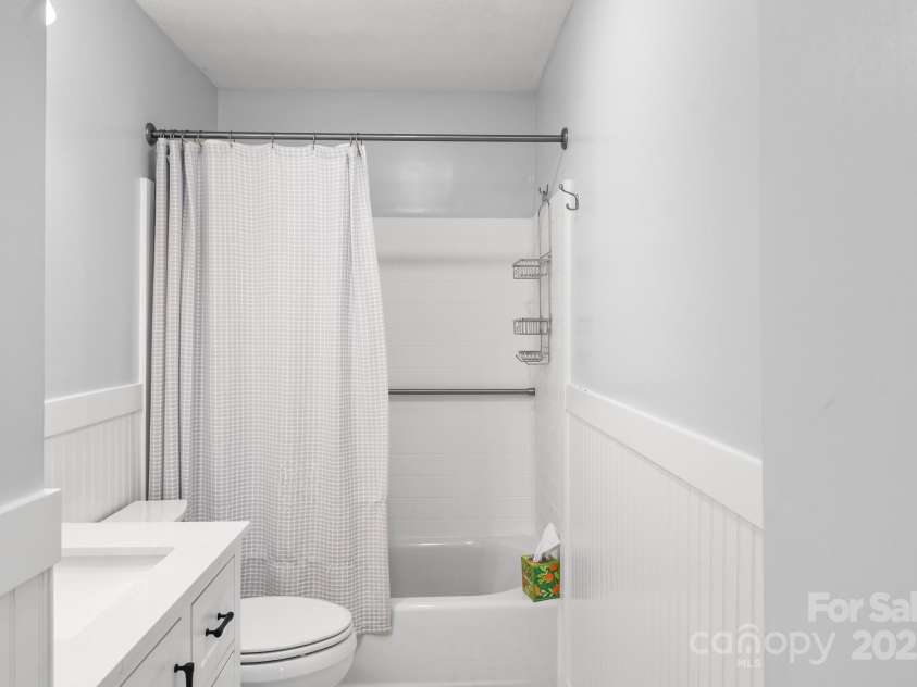 61 Frisbee Road, Leicester, NC 28748.  MLS# CAR4311055, YatesRealty ID 630. 